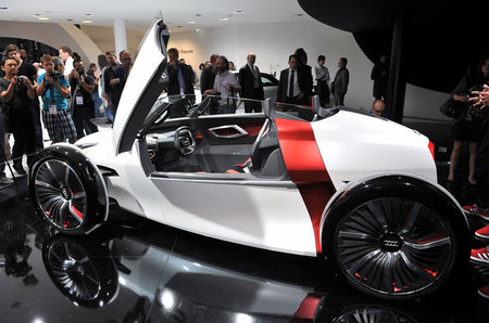 Audi-two-seat-electric-Urban-Concept-car-4.jpg