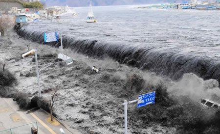 Japan_tsunami.jpg