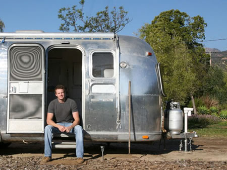 Trailer-recycled-into-a-home-1.jpg