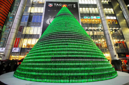 beer_bottles_christmas_tree.jpg