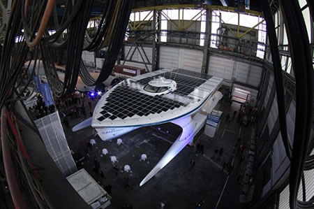 bigges-solar-powered-boat-1.jpg
