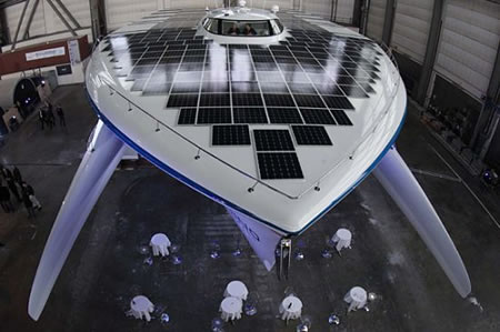 bigges-solar-powered-boat-2.jpg