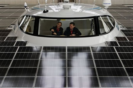 bigges-solar-powered-boat-3.jpg