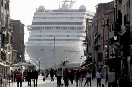 venice-ship.jpg