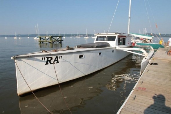 solar-powered-boat-0