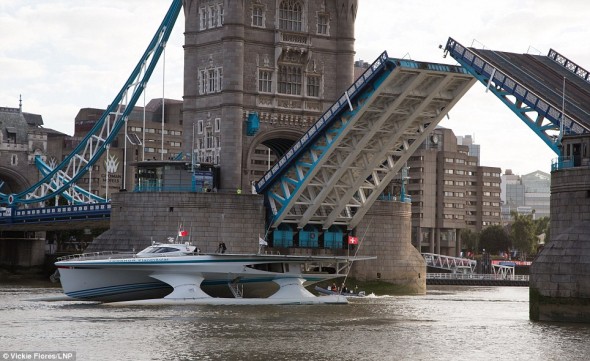 worlds-largest-solar-powered-boat-11
