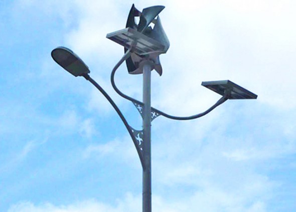 spain-solar-wind-powered-streetlight-2