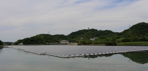 World's_Largest_Floating_Solar_Plant_Solar_panels