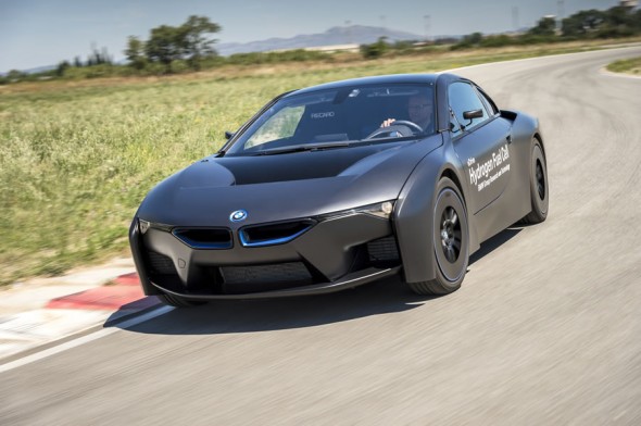 BMWs-hydrogen-powered-i8-1