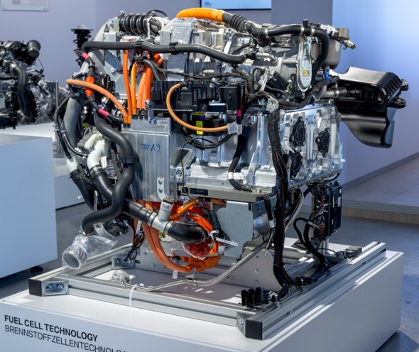 BMWs-hydrogen-powered-i8-7