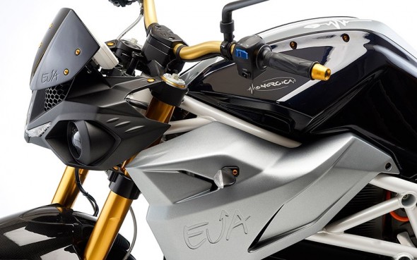 energica-eva-electric-superbike-designboom-05-818x511